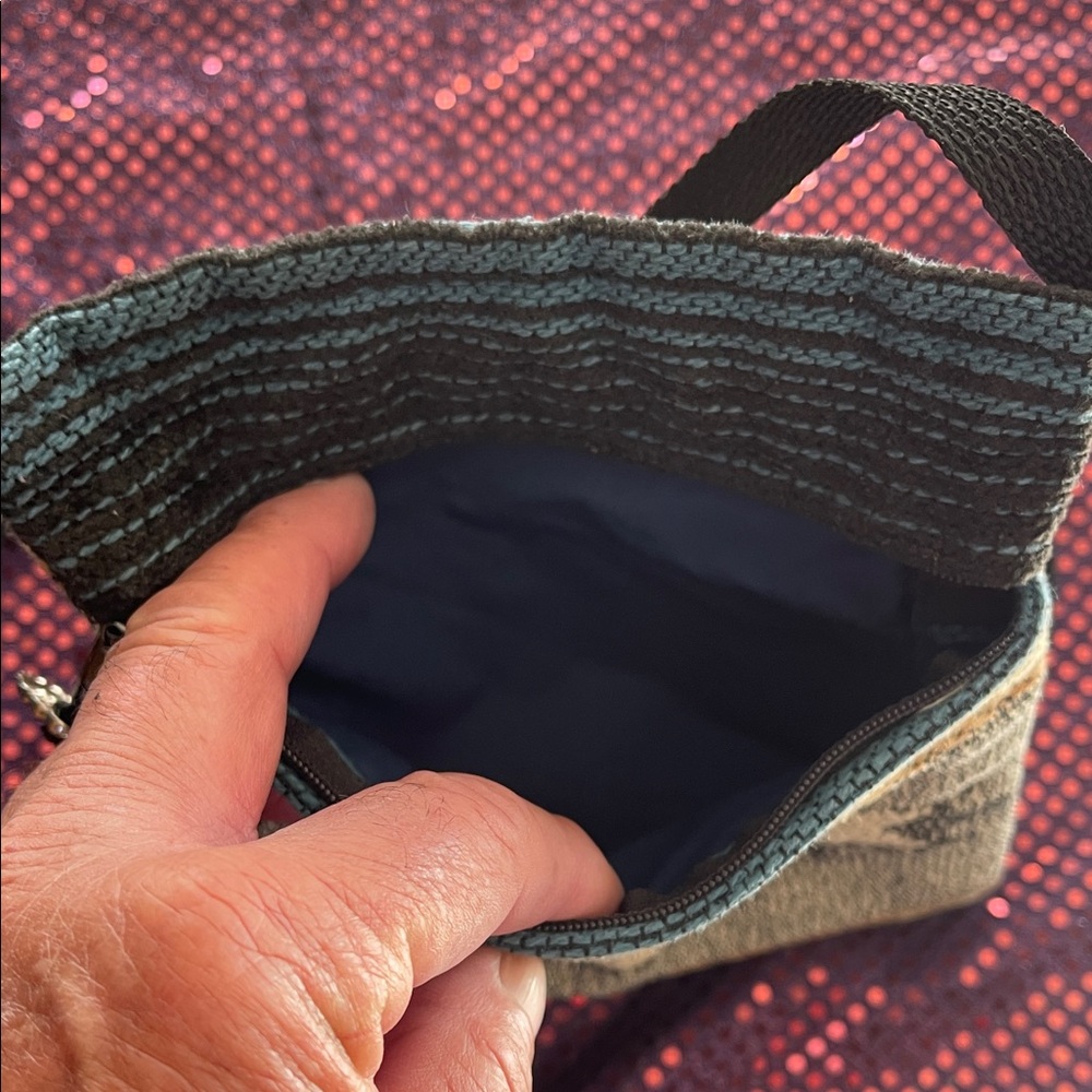 Bohemian Woven Crossbody Bag - Black and Tan - Picture 3 of 6